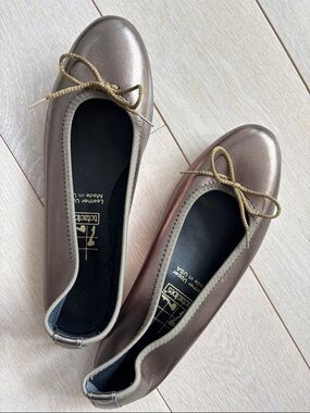 New without tags Leather Metallic Taupe Ballet Flats
